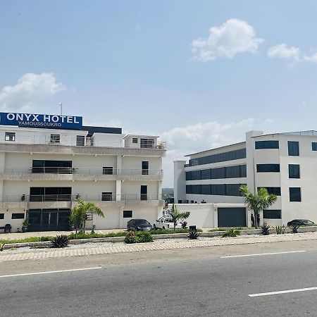 Onyx Hotel Ямусукро Экстерьер фото