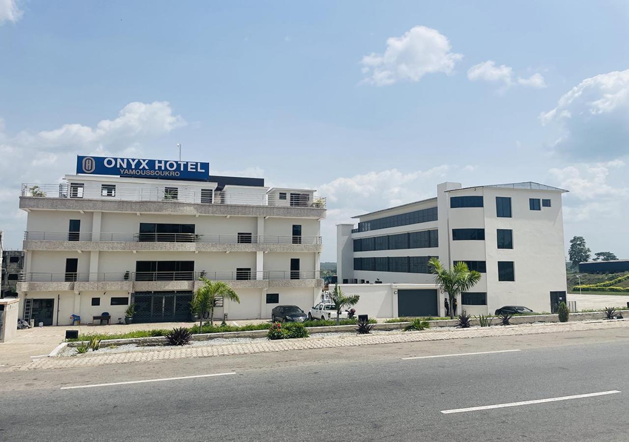 Onyx Hotel Ямусукро Экстерьер фото