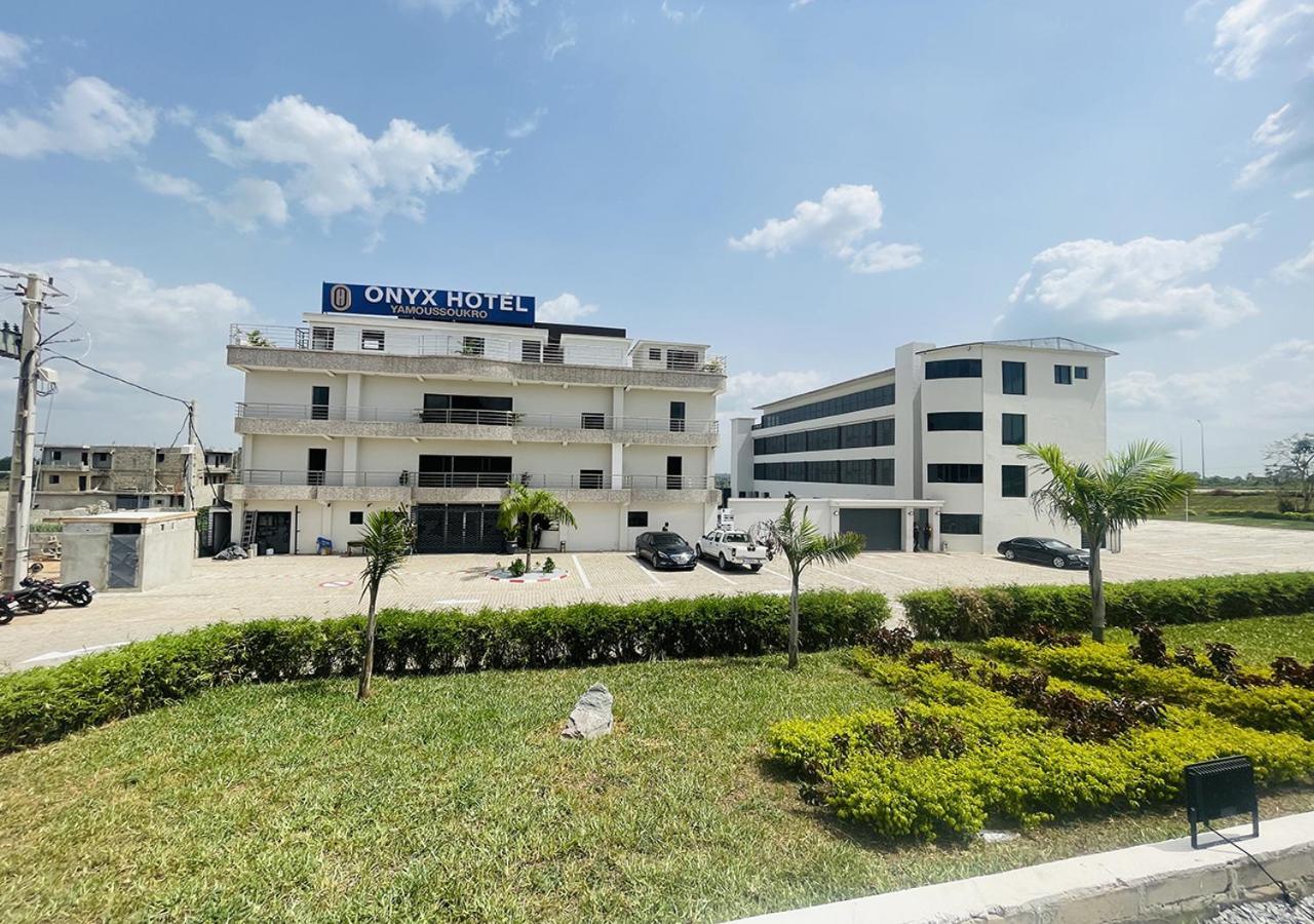 Onyx Hotel Ямусукро Экстерьер фото