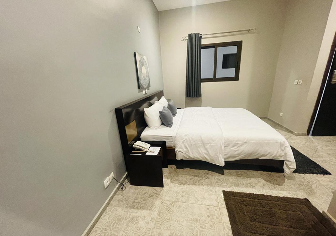 Onyx Hotel Ямусукро Экстерьер фото